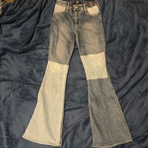 NWT Hollister Two-Tone Flare Jeans - Blue and Lighter Blue size 1R W25 L32